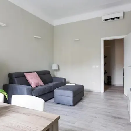 Citta Studi Bright And Stylish Flat With Balcony דירה