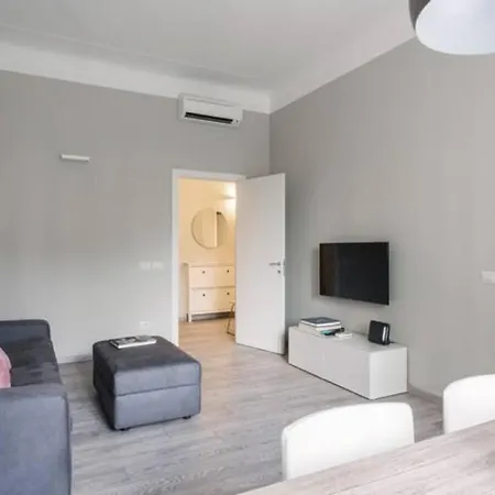 Citta Studi Bright And Stylish Flat With Balcony דירה *