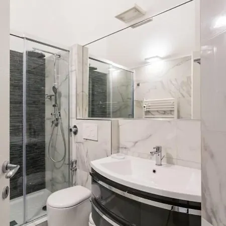 Citta Studi Bright And Stylish Flat With Balcony * מילאנו