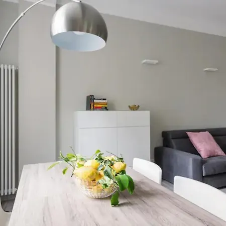 アパート Citta Studi Bright And Stylish Flat With Balcony